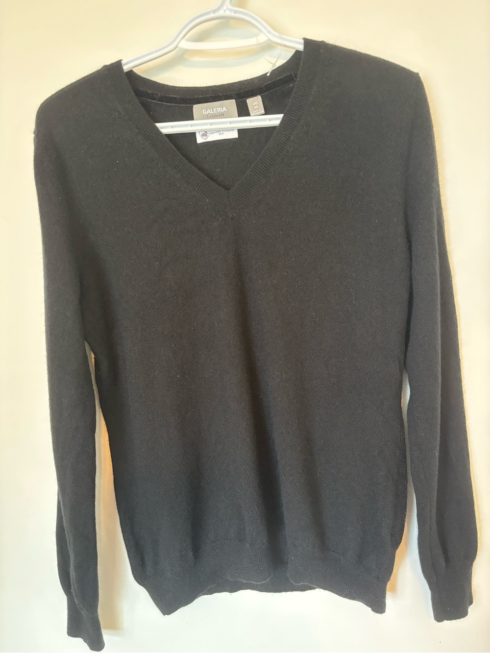 Men's Black cashmere V-Neck Sweater